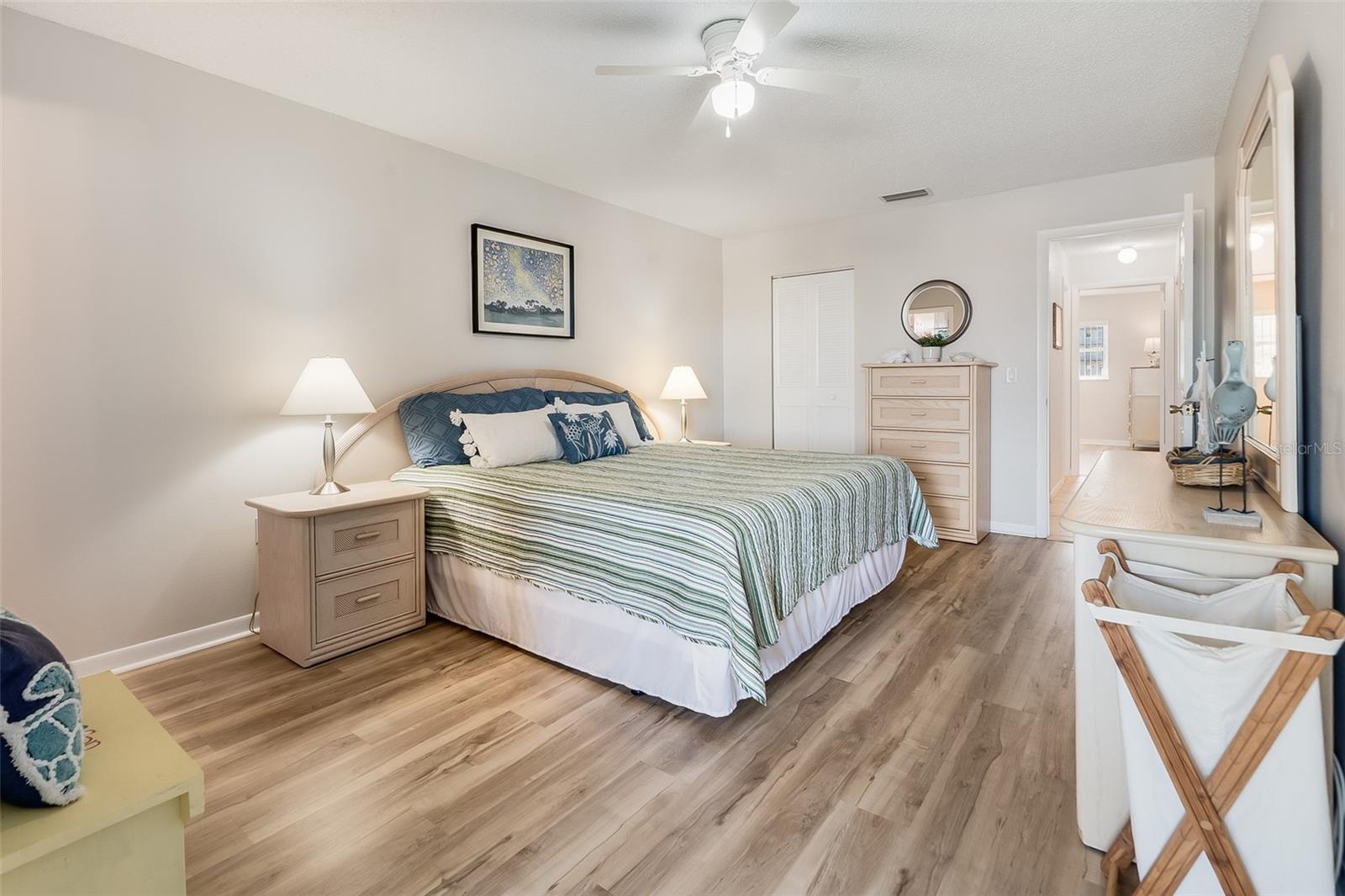 Image 20 of 54 For 6075 Shore Boulevard S 503