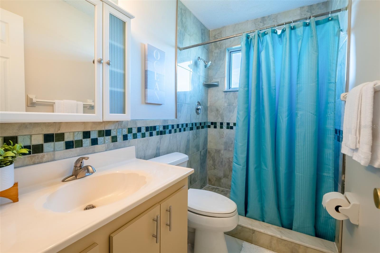 Image 22 of 54 For 6075 Shore Boulevard S 503