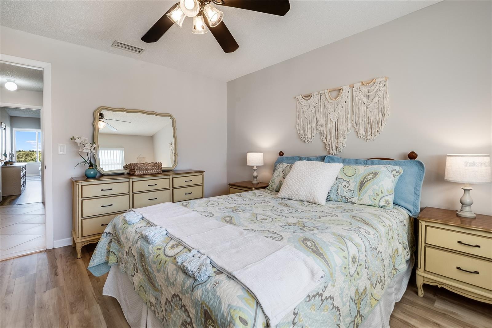 Image 23 of 54 For 6075 Shore Boulevard S 503