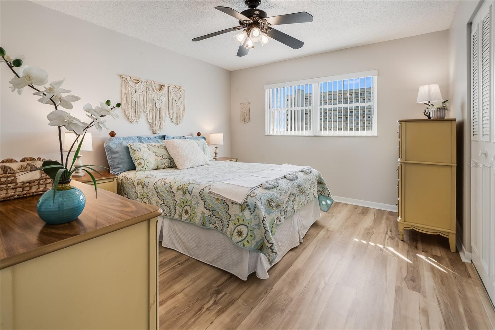 Image 26 of 54 For 6075 Shore Boulevard S 503