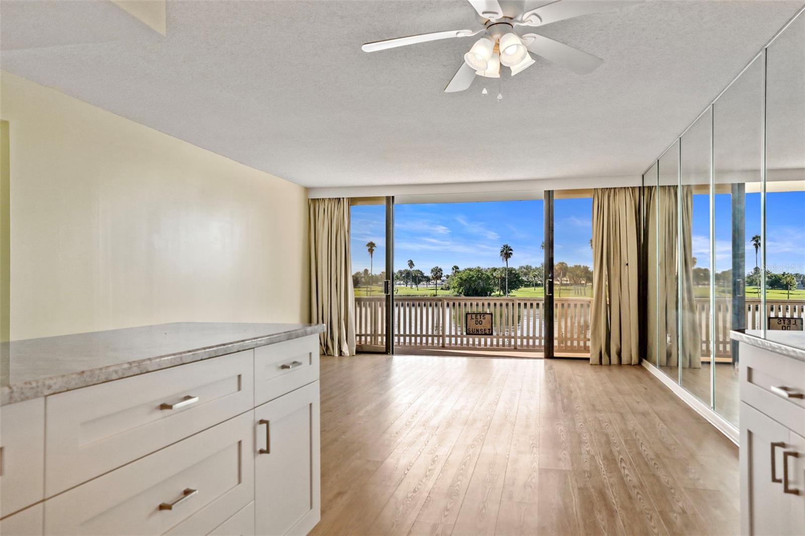 Image 13 of 41 For 450 Treasure Island Causeway 208