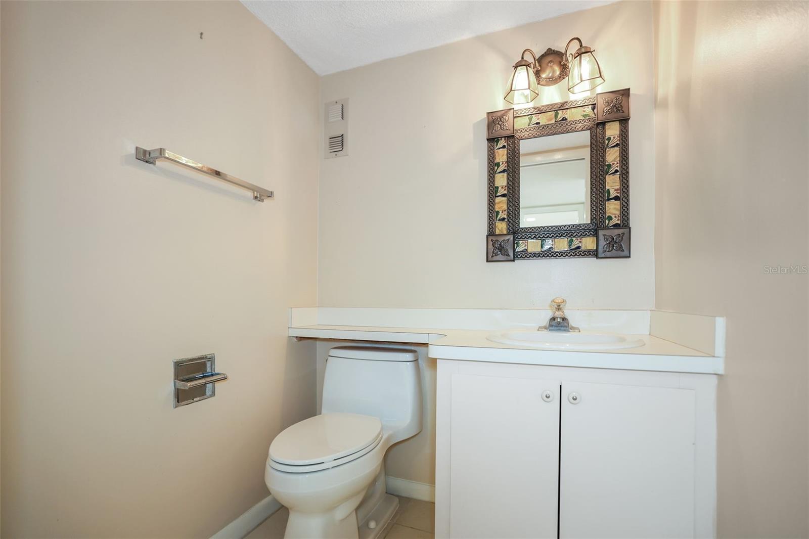 Image 28 of 41 For 450 Treasure Island Causeway 208