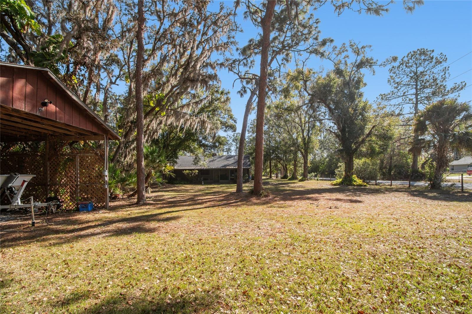 Listing photo id 12 for 17641 Deerfield Drive