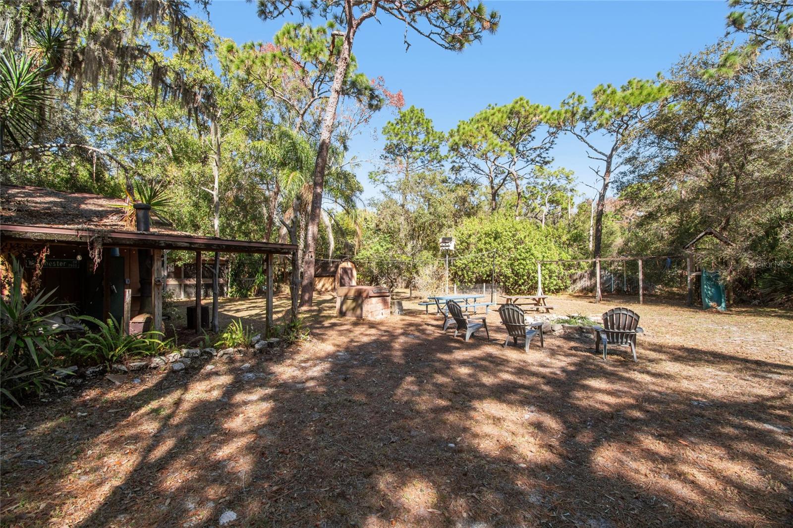 Listing photo id 14 for 17641 Deerfield Drive