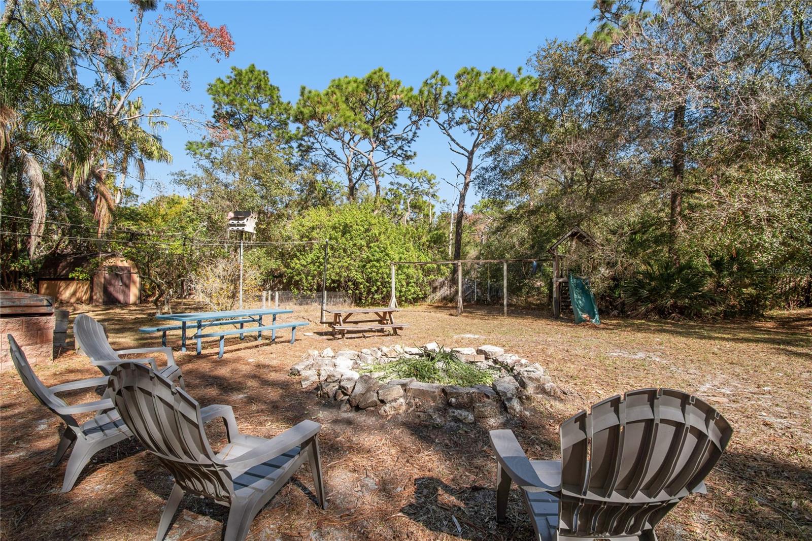 Listing photo id 15 for 17641 Deerfield Drive