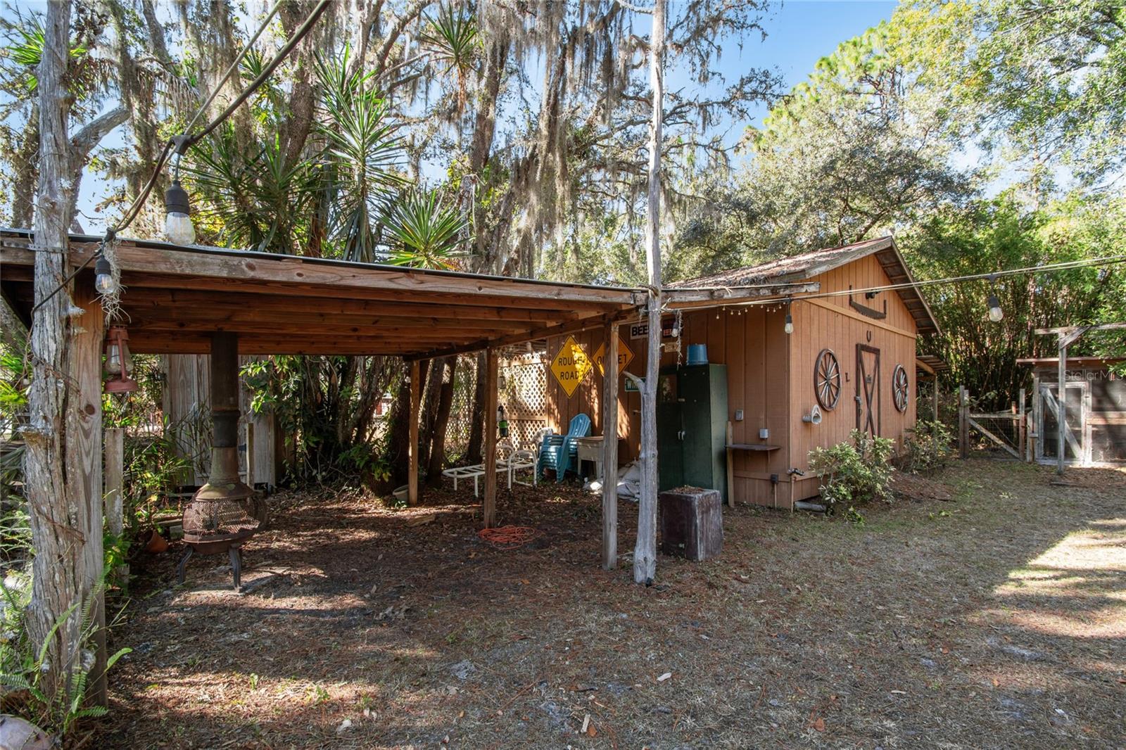 Listing photo id 16 for 17641 Deerfield Drive