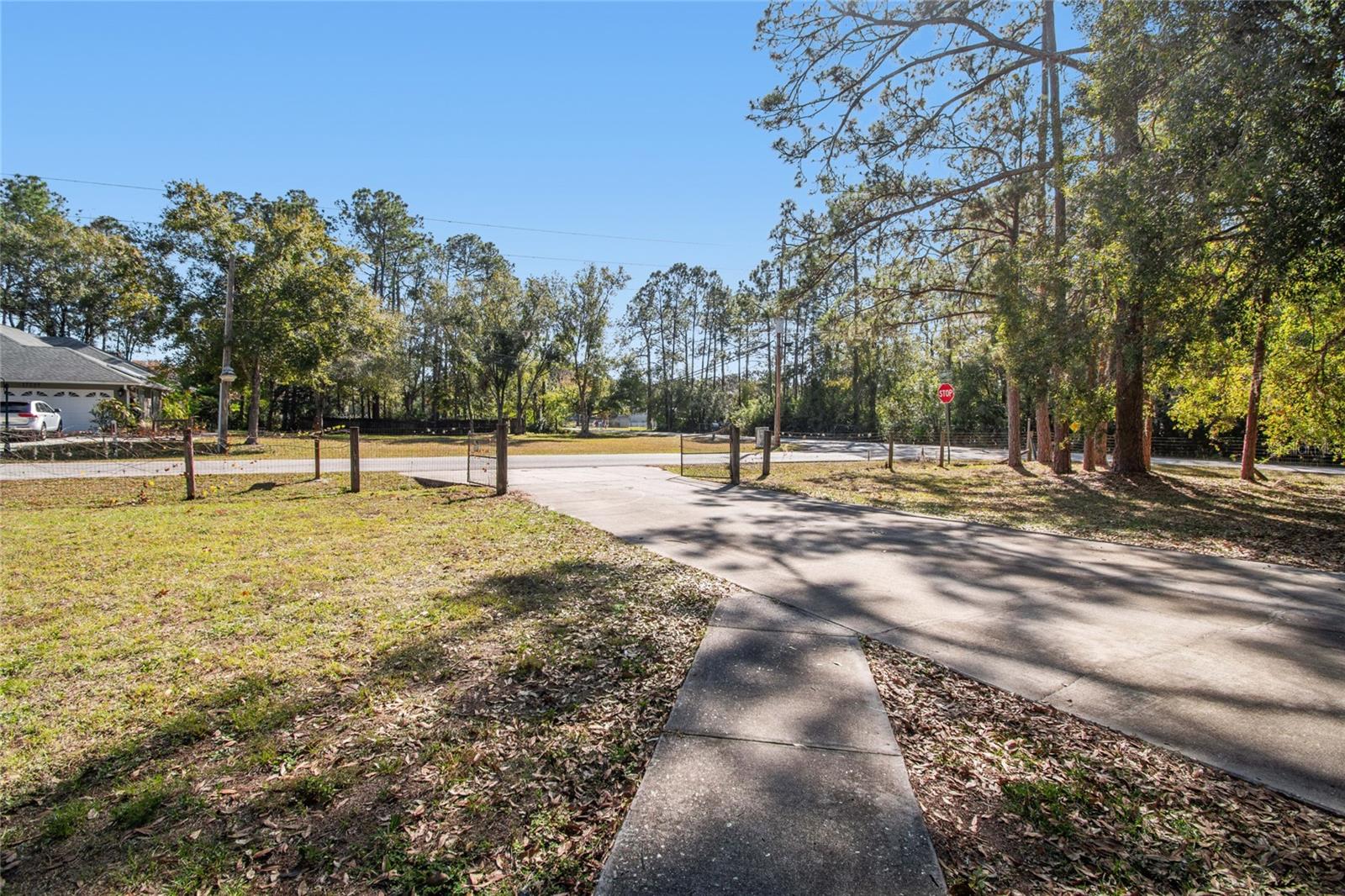 Listing photo id 26 for 17641 Deerfield Drive