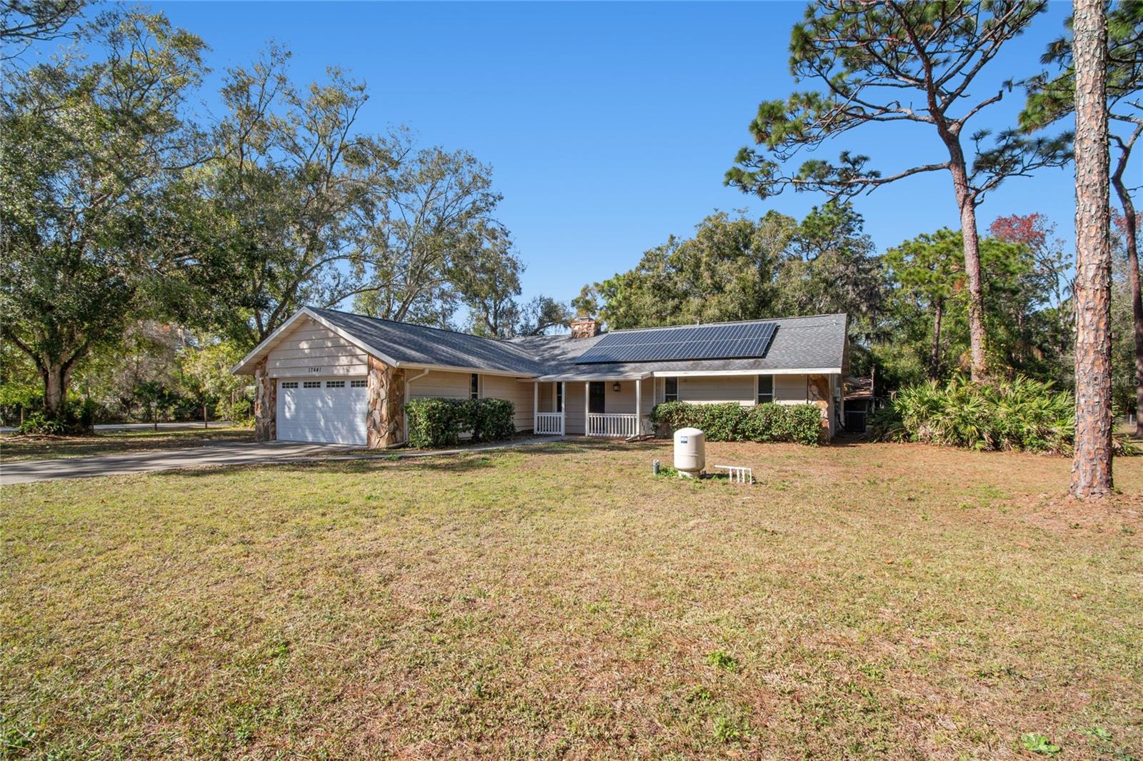 Listing photo id 29 for 17641 Deerfield Drive