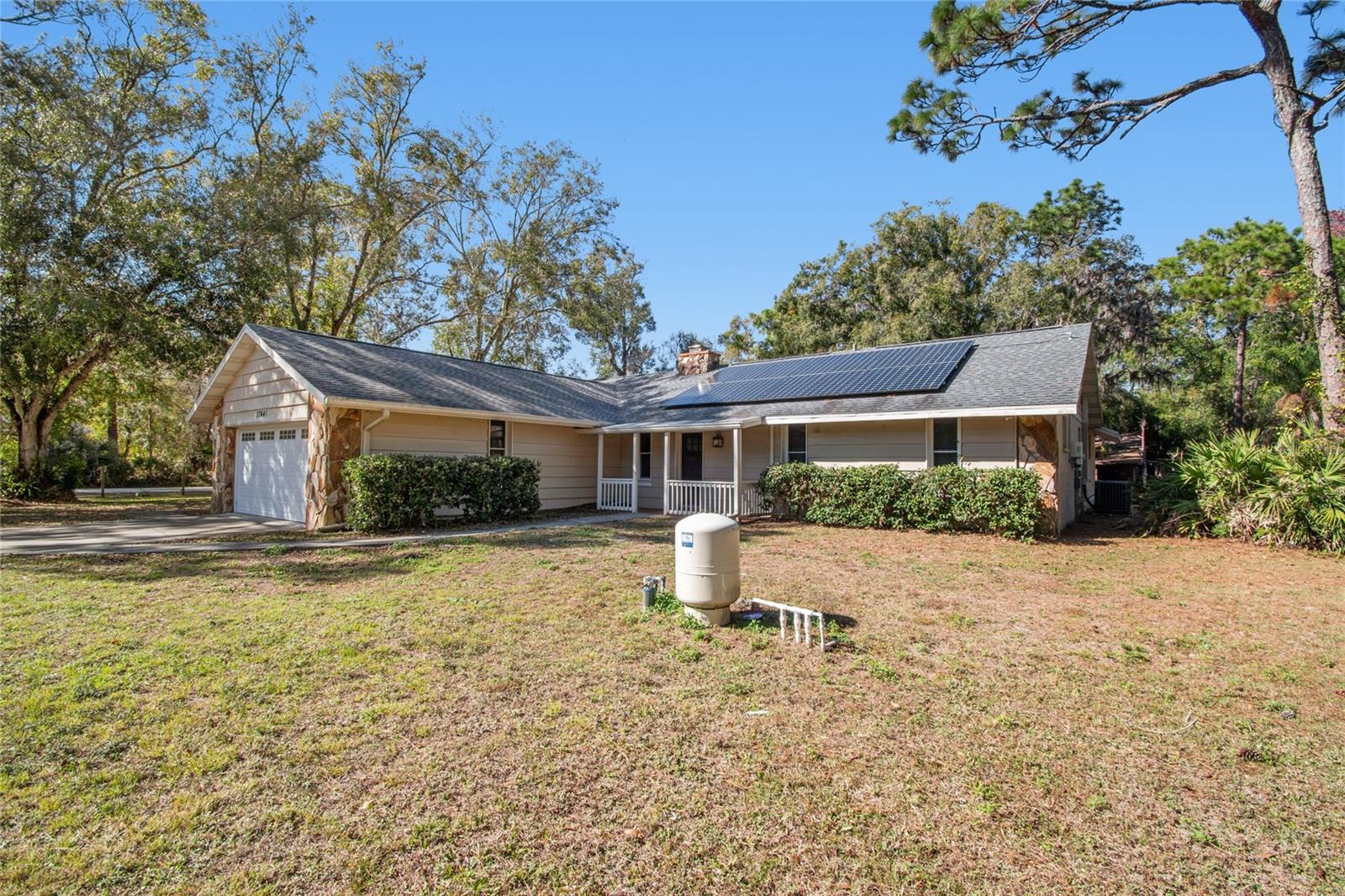 Listing photo id 30 for 17641 Deerfield Drive