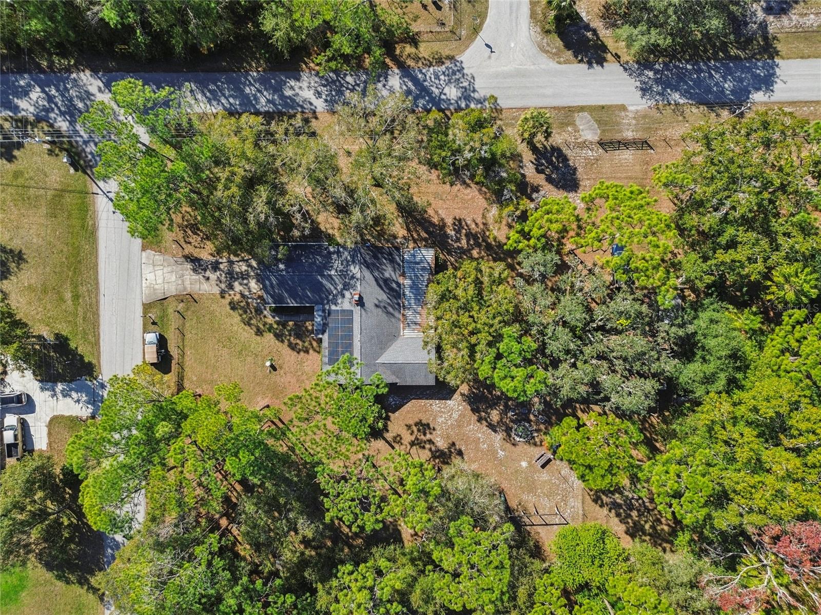 Listing photo id 2 for 17641 Deerfield Drive