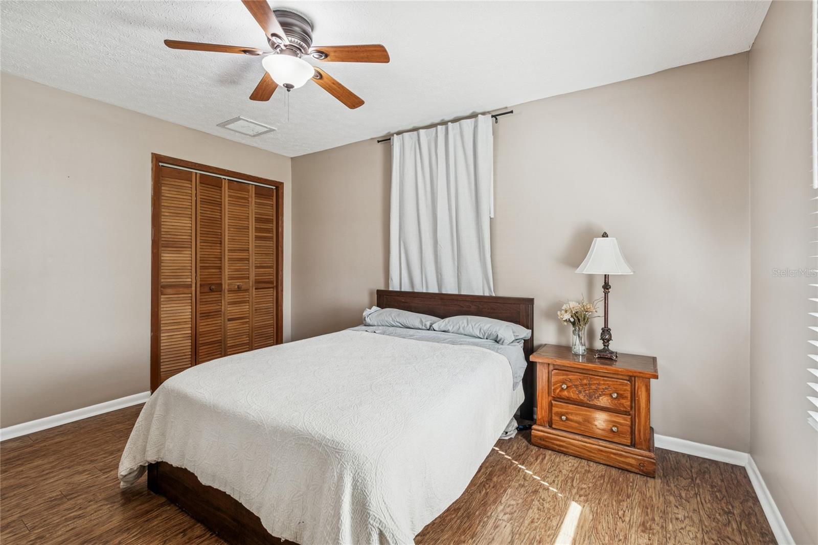 Listing photo id 54 for 17641 Deerfield Drive