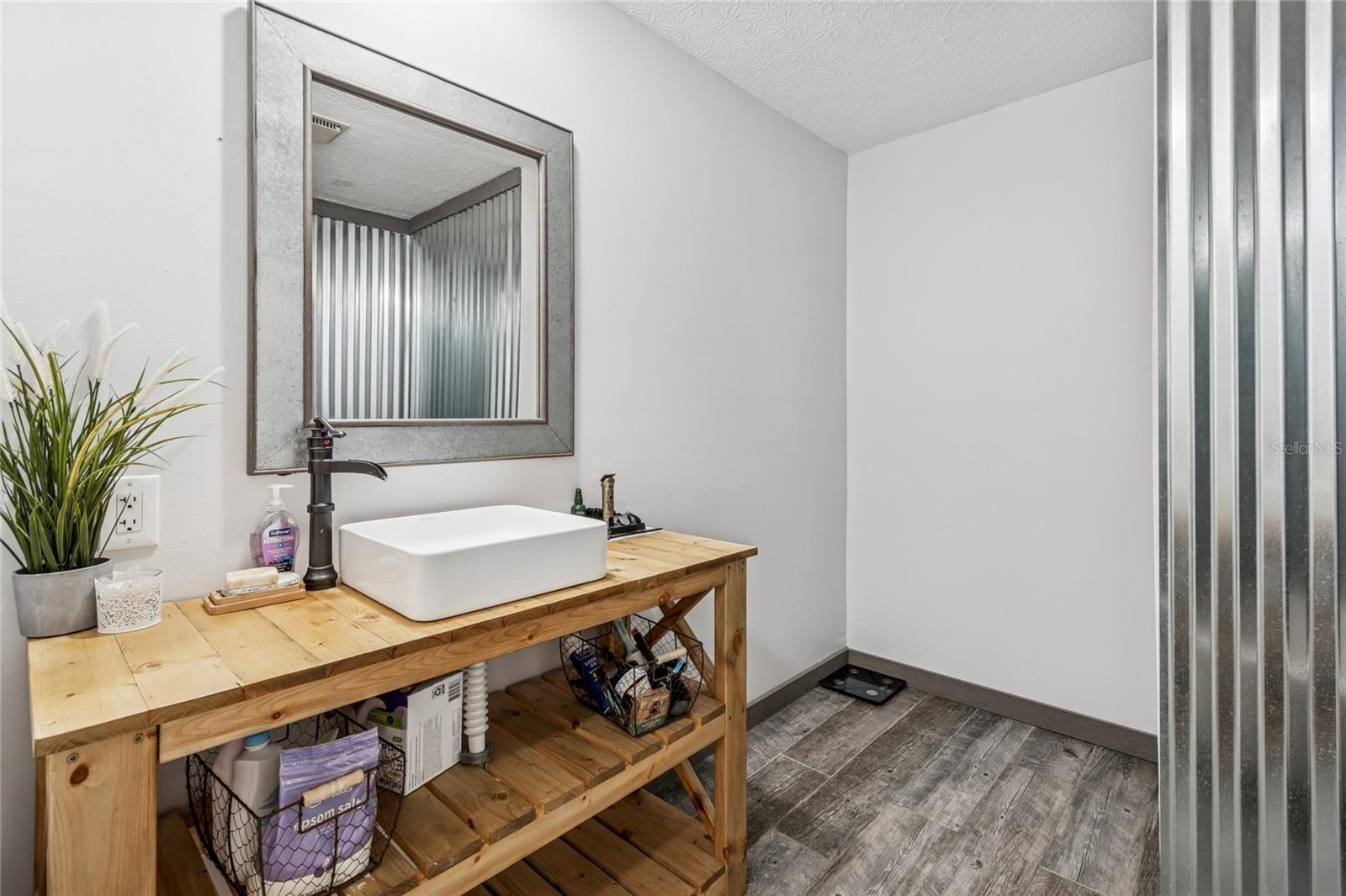 Listing photo id 55 for 17641 Deerfield Drive