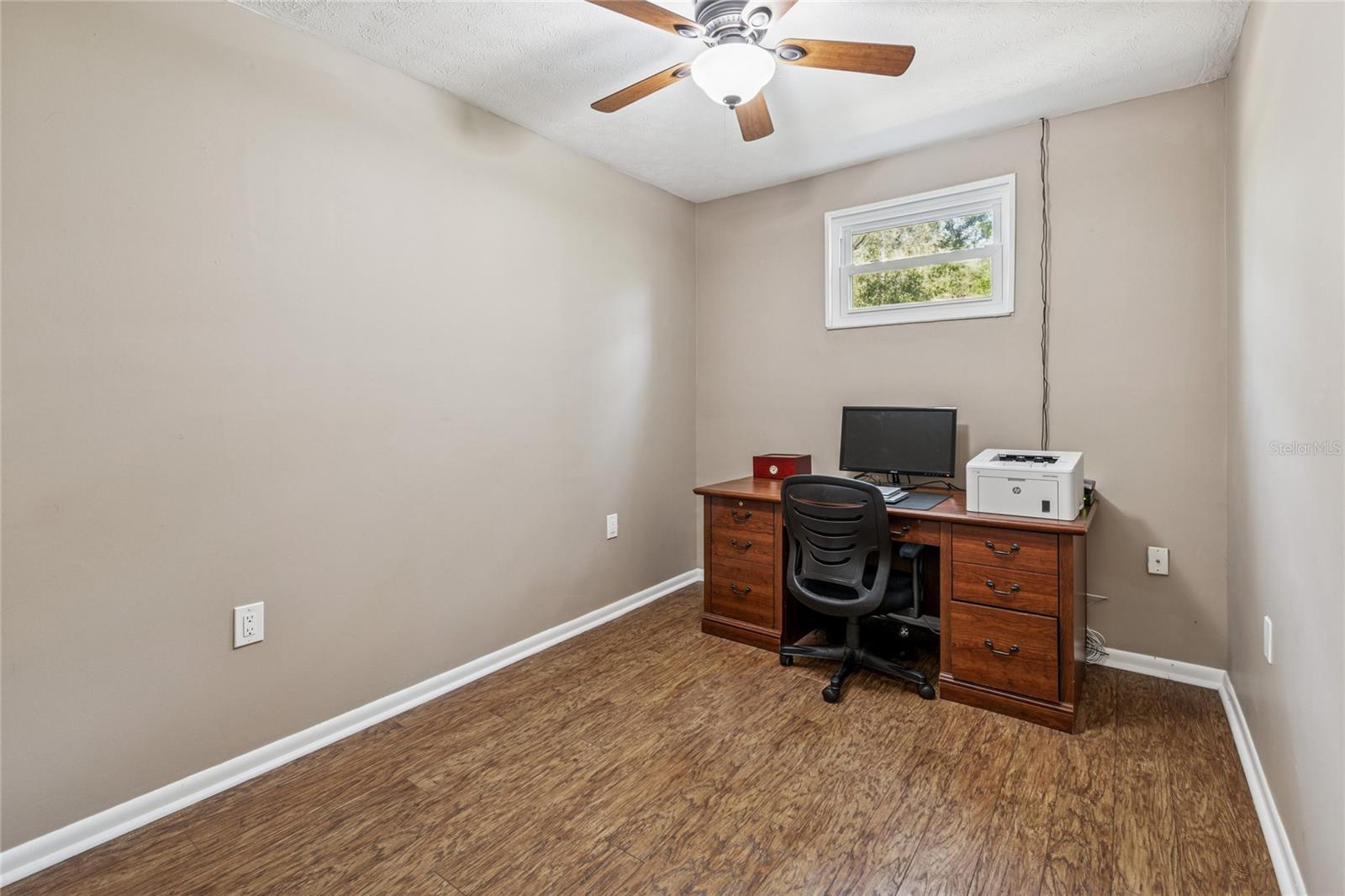 Listing photo id 57 for 17641 Deerfield Drive