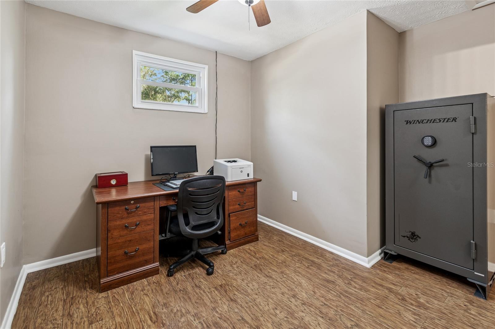 Listing photo id 58 for 17641 Deerfield Drive