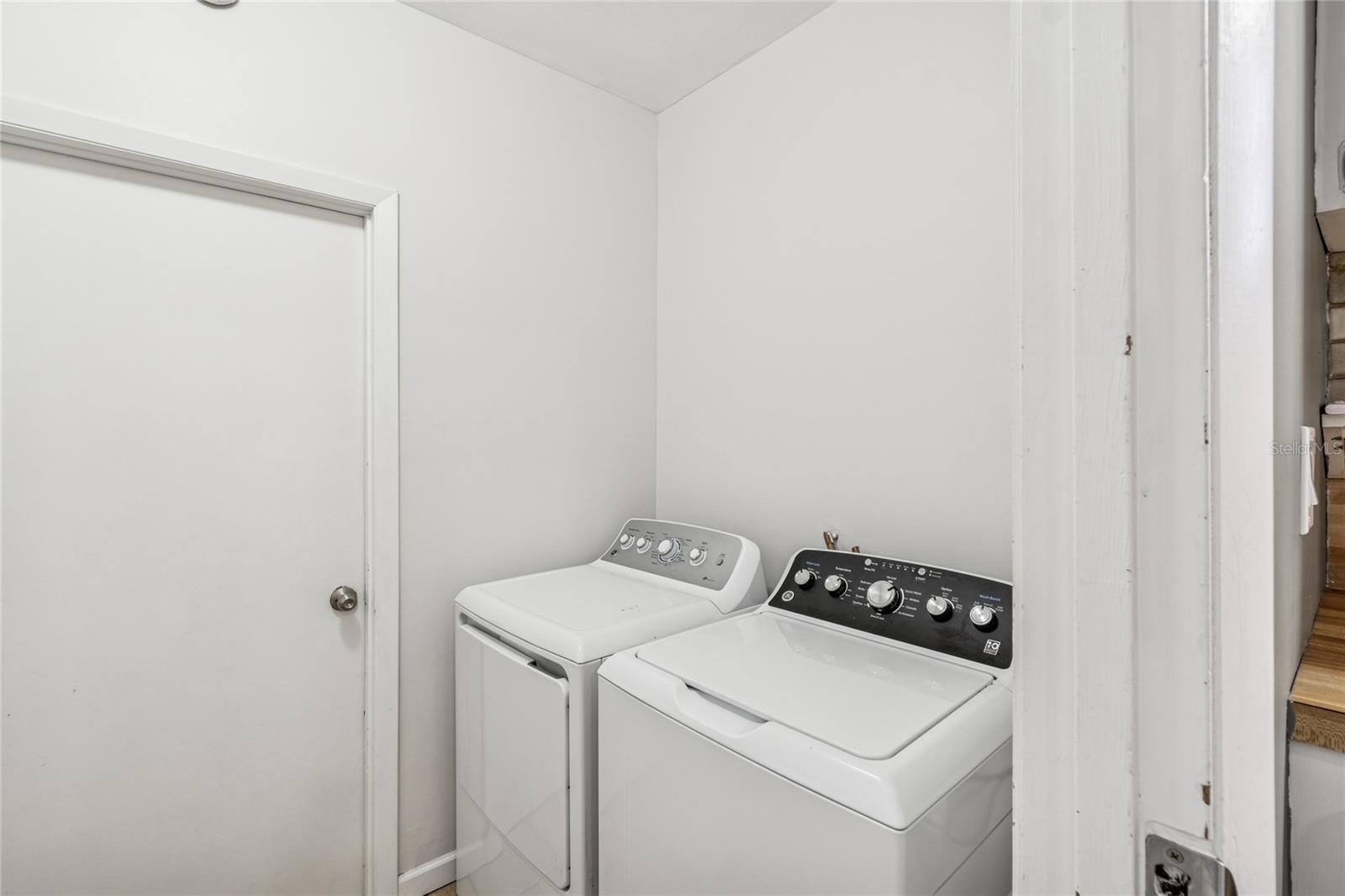 Listing photo id 66 for 17641 Deerfield Drive