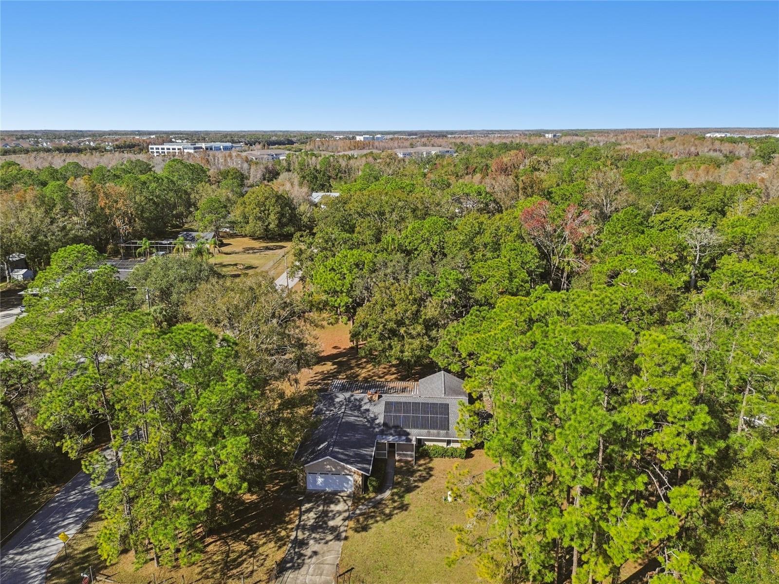 Listing photo id 5 for 17641 Deerfield Drive