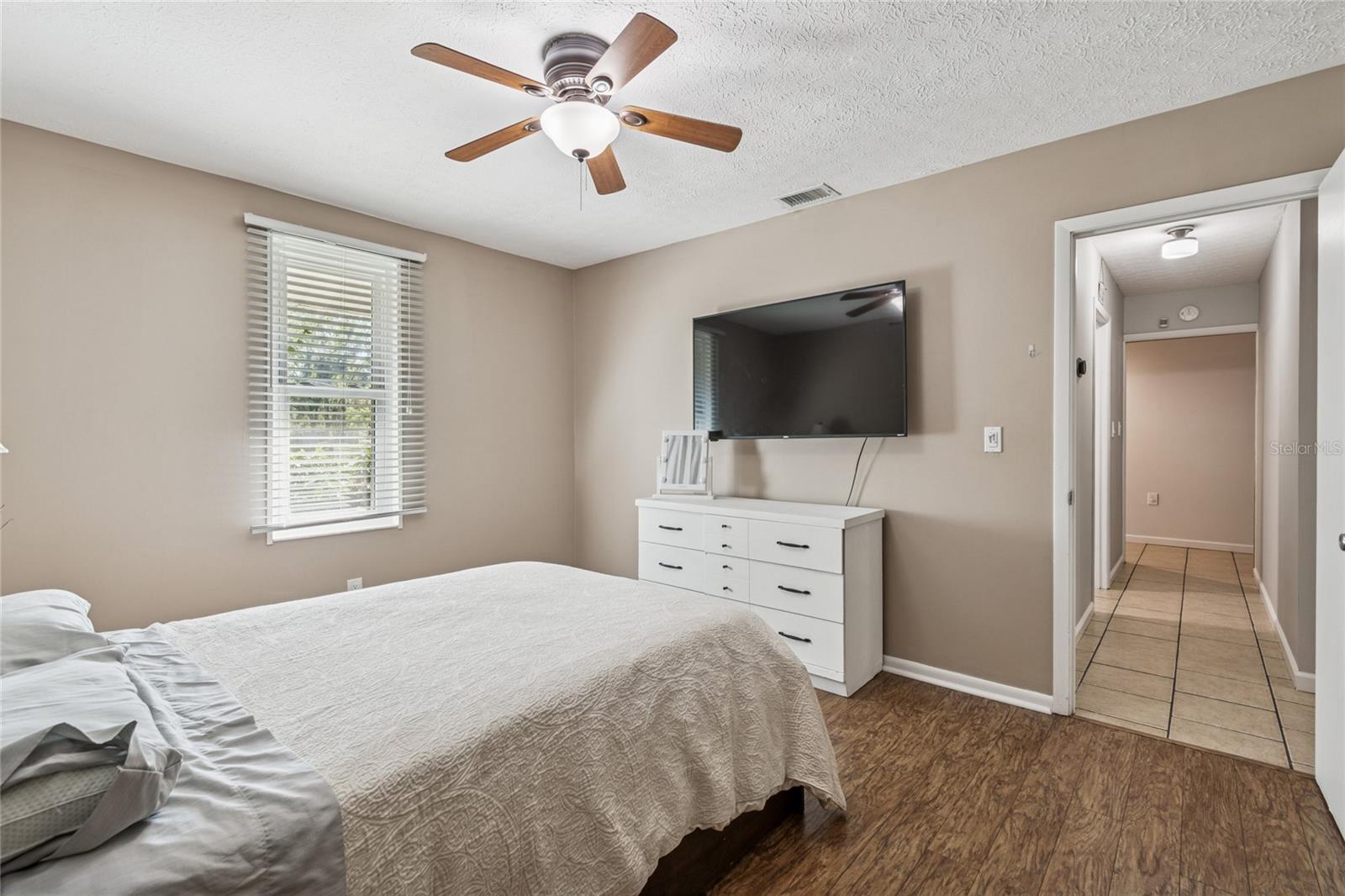 Listing photo id 75 for 17641 Deerfield Drive