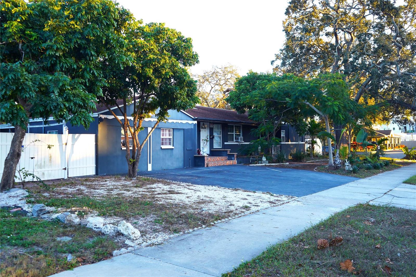 Image 3 of 9 For 1005 16th Street N