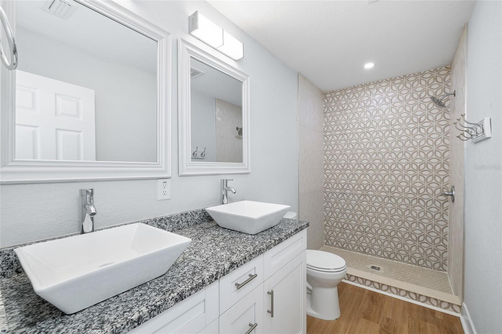 Image 13 of 31 For 2606 Henry Avenue