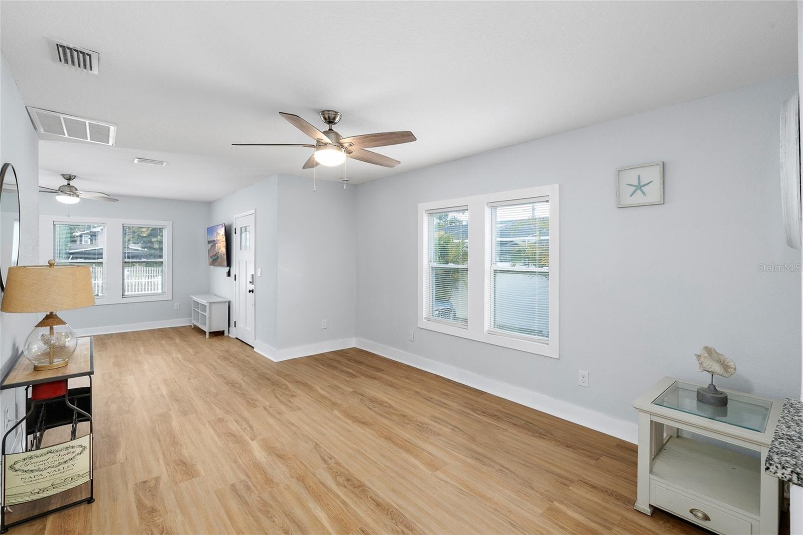 Image 6 of 31 For 2606 Henry Avenue