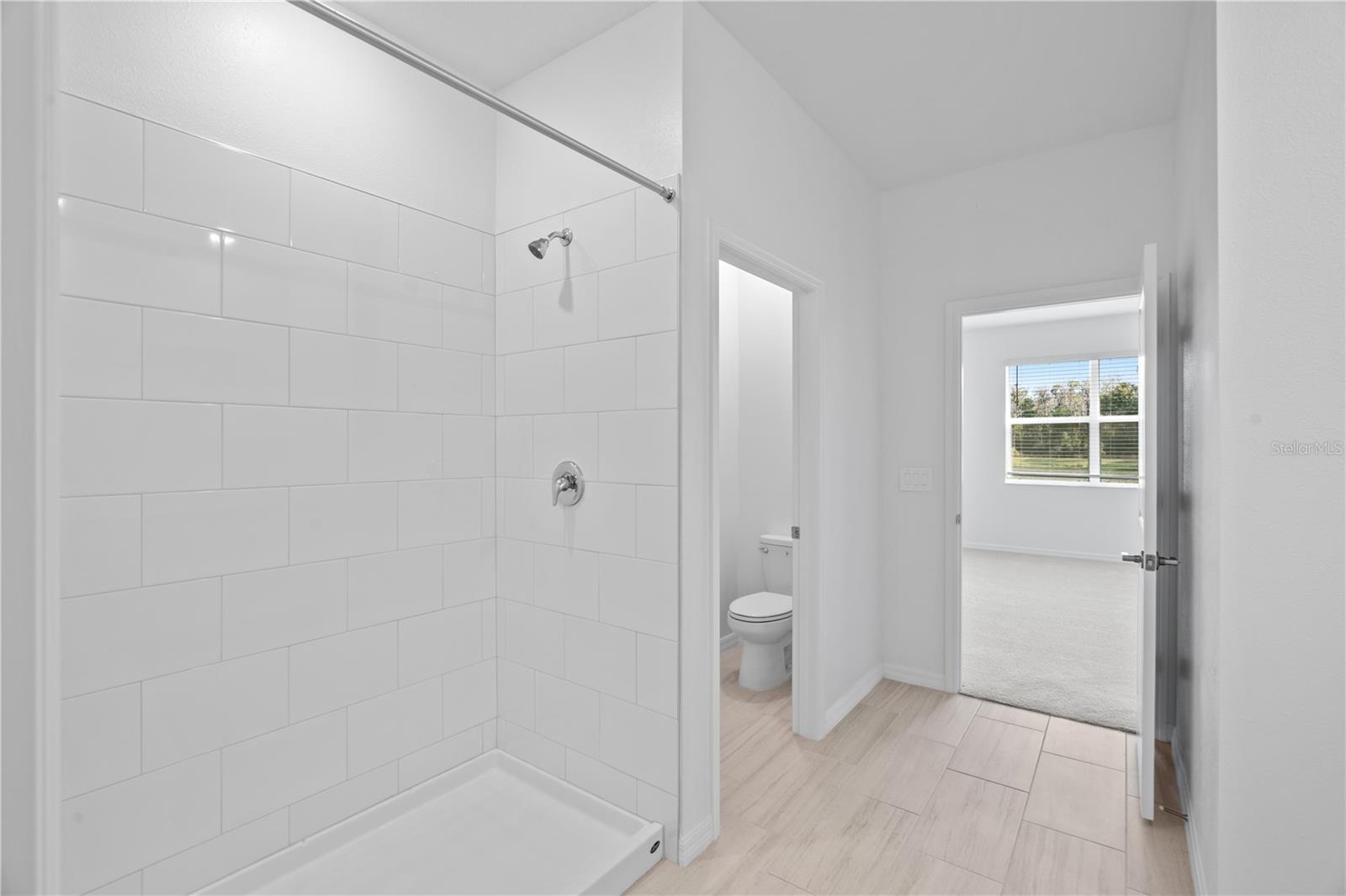 Image 27 of 36 For 18156 Pleasantview Boulevard