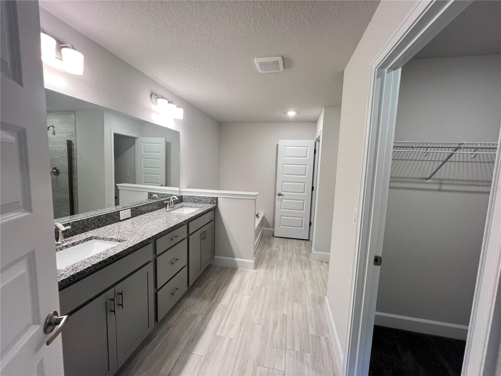 Image 14 of 27 For 13170 Kent Bradley St Road