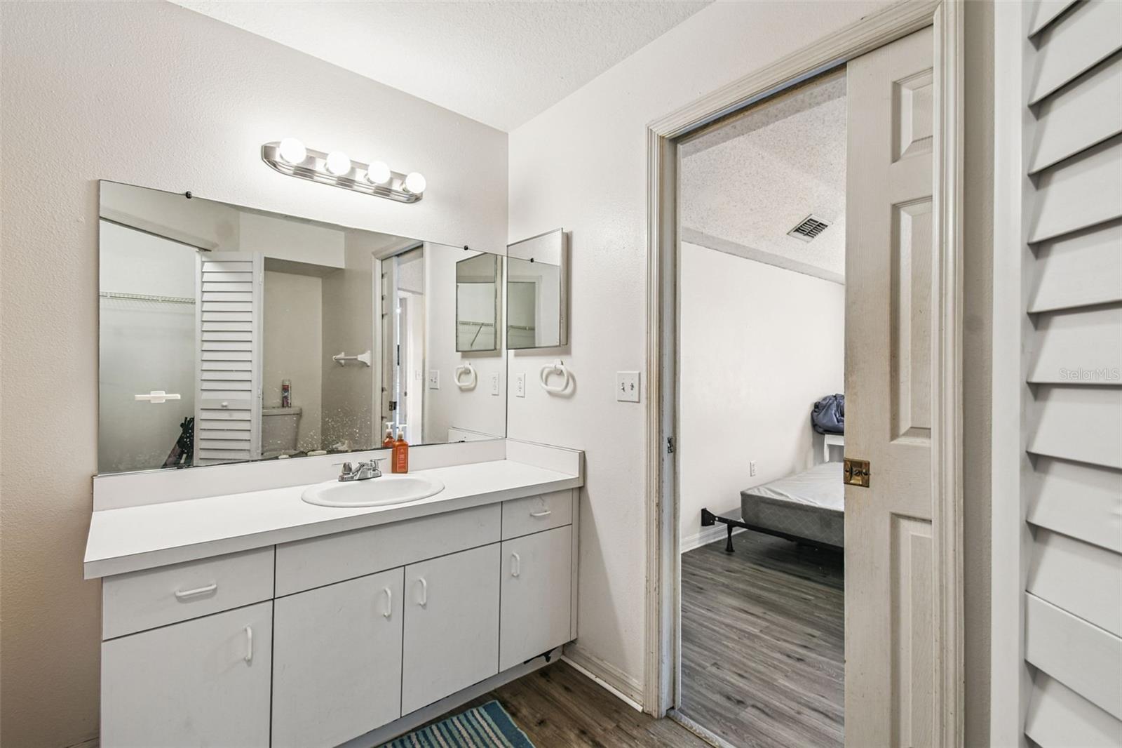 Image 17 of 48 For 142 Brad Circle