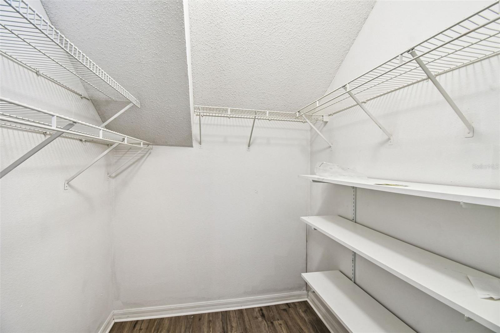 Image 24 of 48 For 142 Brad Circle