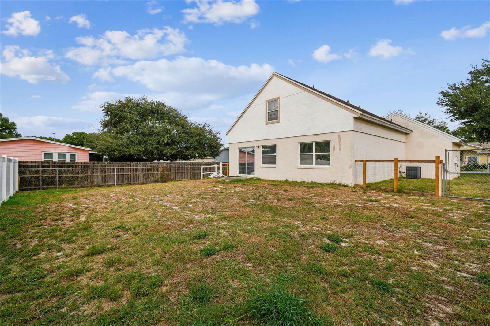 Image 26 of 48 For 142 Brad Circle