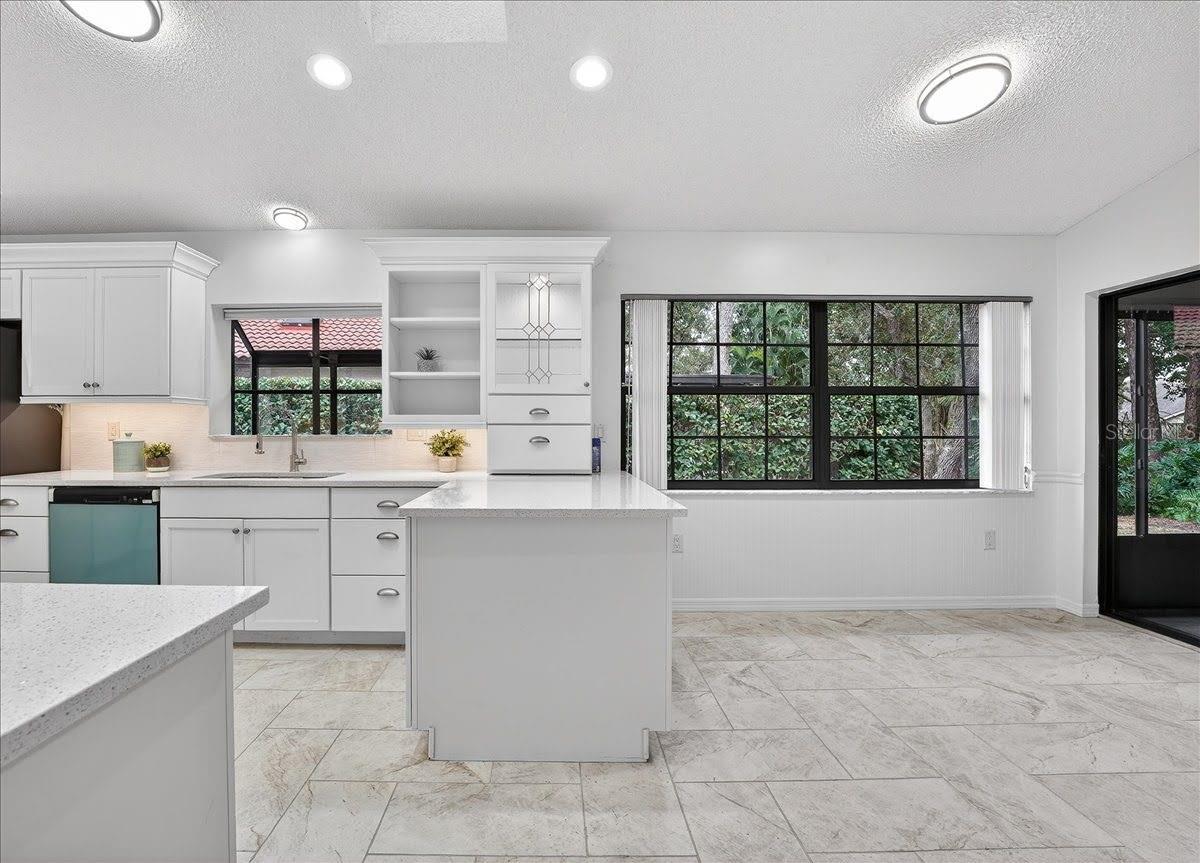 Image 12 of 37 For 7209 Oak Moss Drive 62