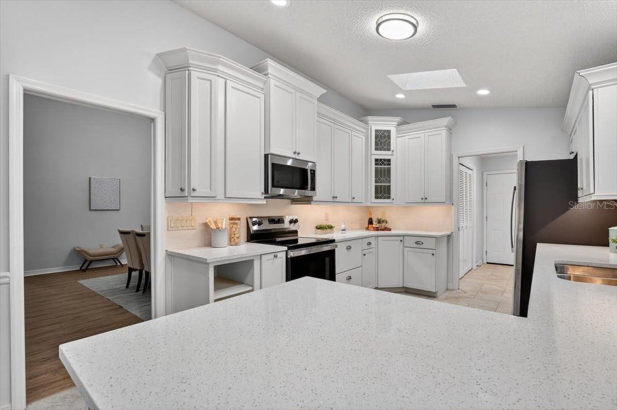 Image 17 of 37 For 7209 Oak Moss Drive 62