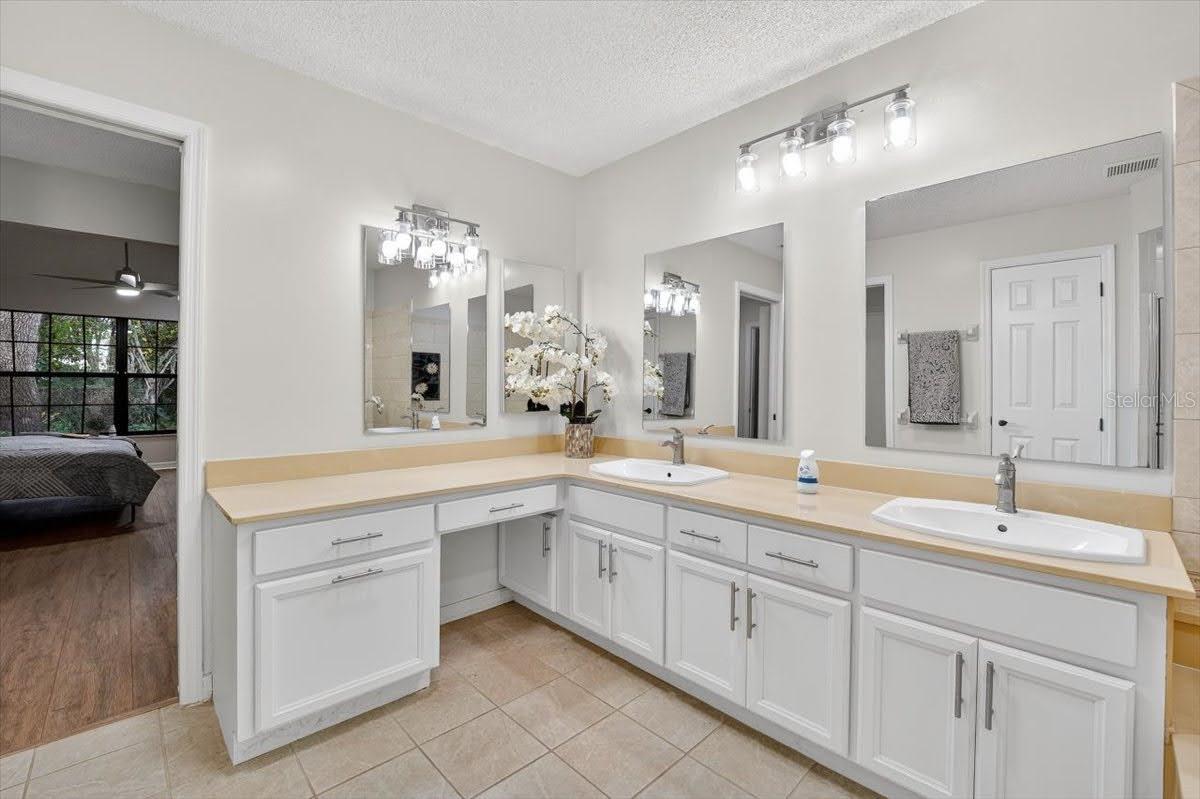 Image 24 of 37 For 7209 Oak Moss Drive 62