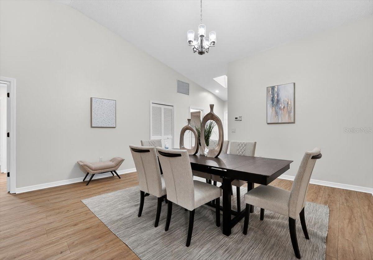 Image 6 of 37 For 7209 Oak Moss Drive 62