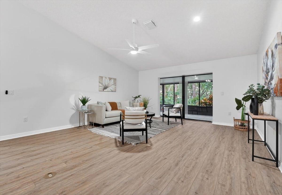 Image 8 of 37 For 7209 Oak Moss Drive 62