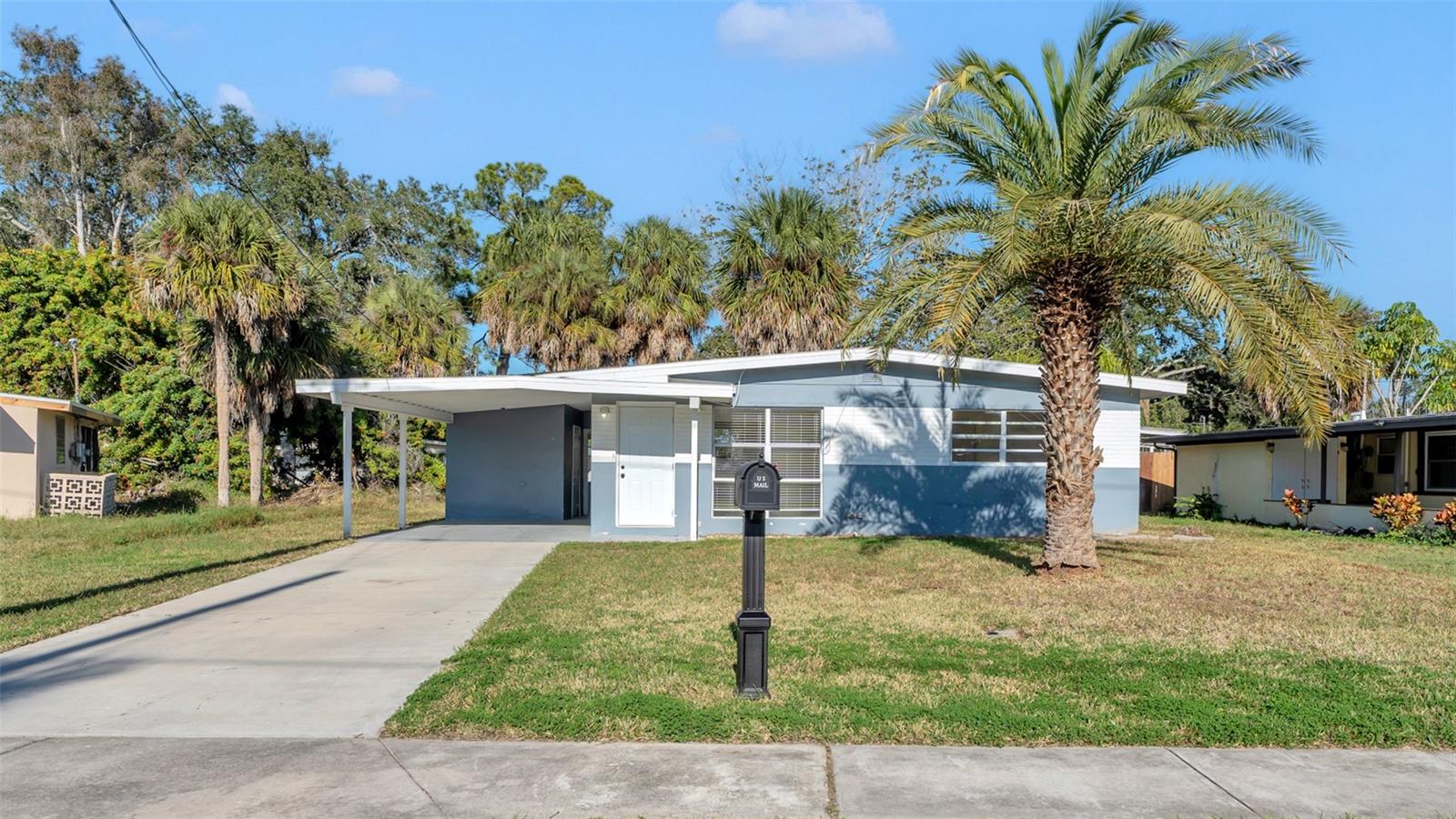 Listing photo id 0 for 7308 Royal Palm Drive