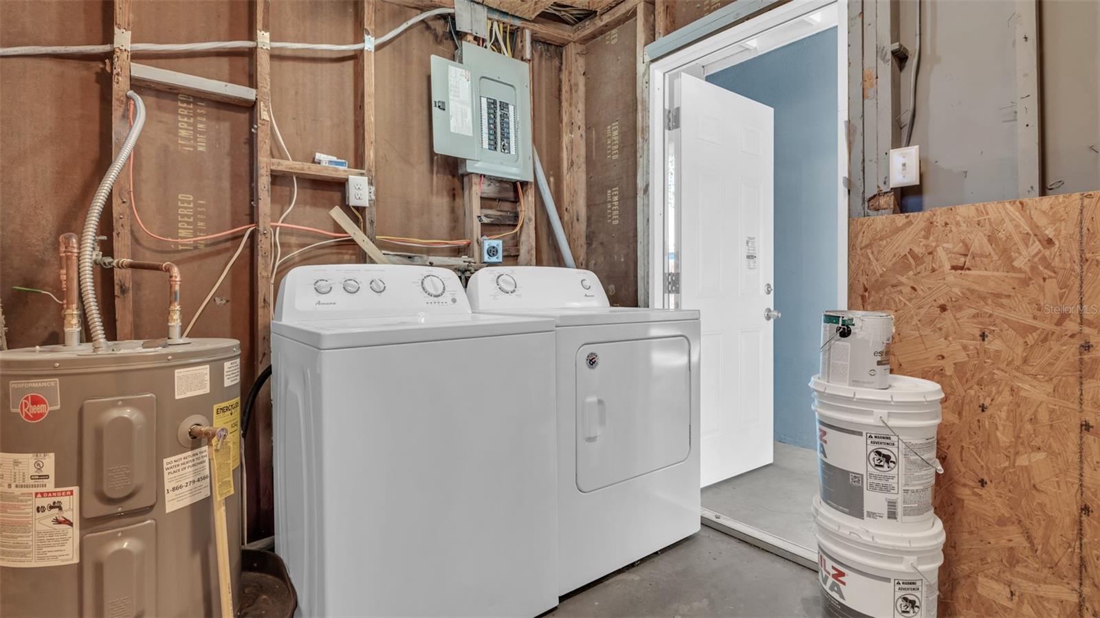 Listing photo id 24 for 7308 Royal Palm Drive