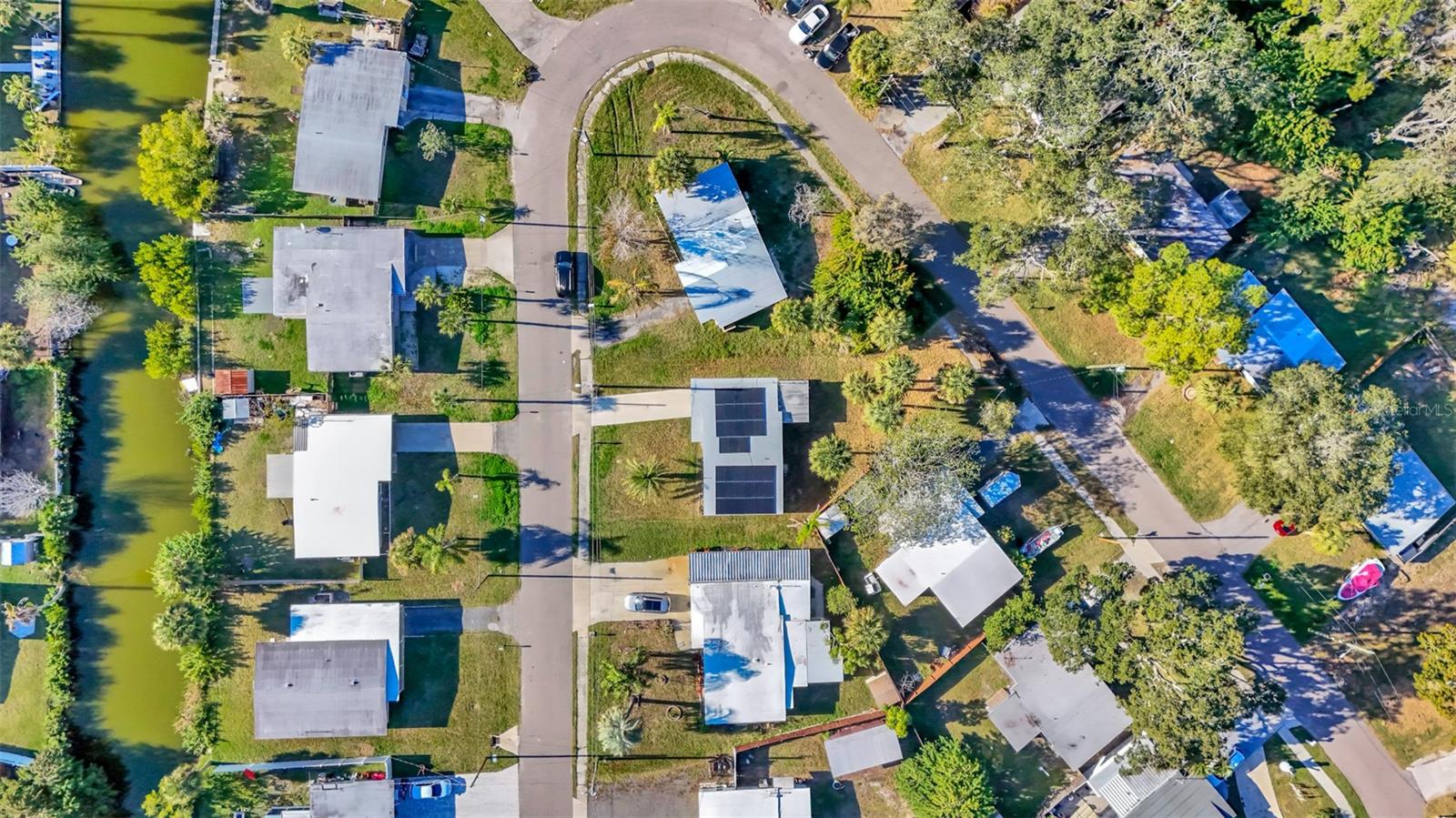 Listing photo id 32 for 7308 Royal Palm Drive