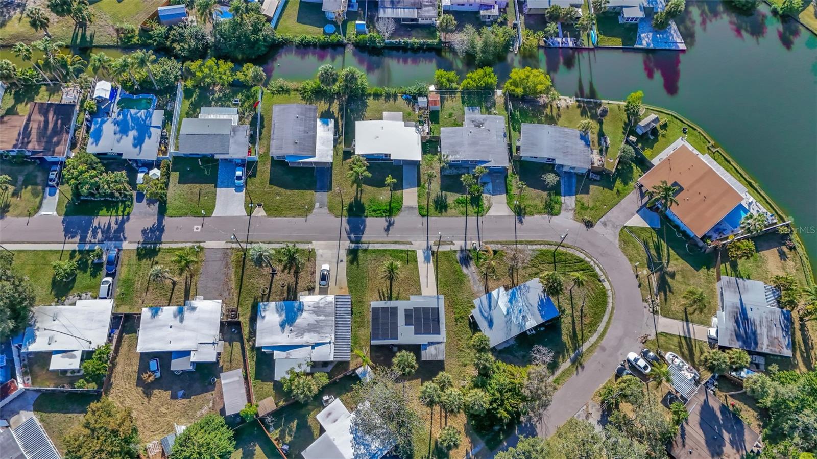 Listing photo id 37 for 7308 Royal Palm Drive