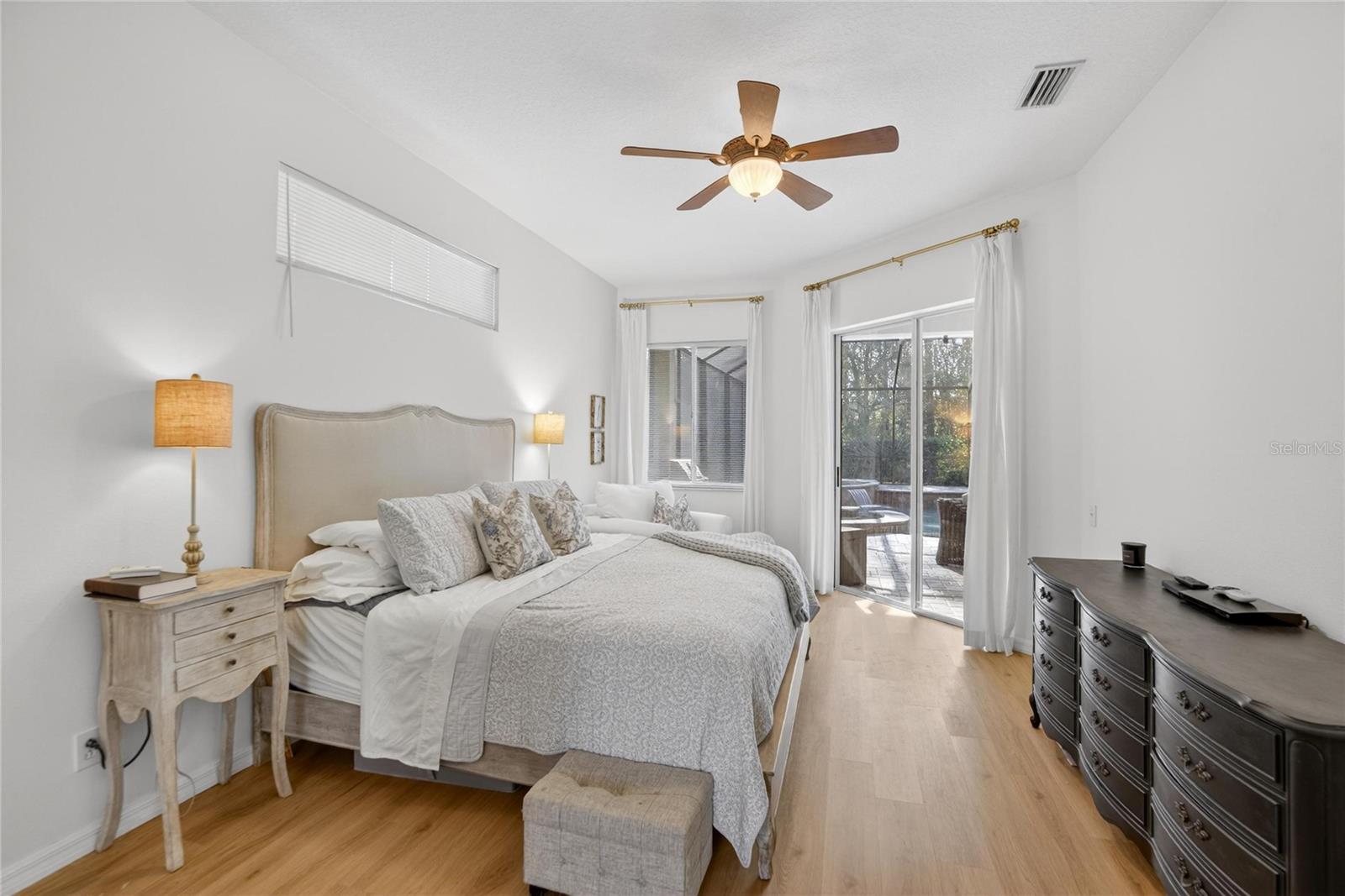 Listing photo id 13 for 27736 Pine Point Drive