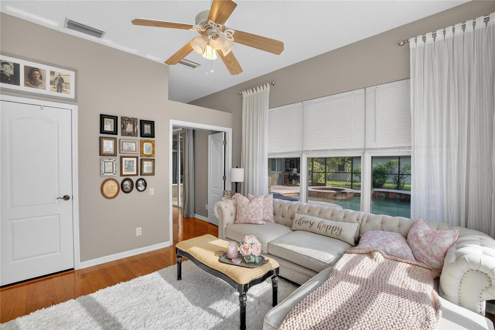 Listing photo id 34 for 27736 Pine Point Drive