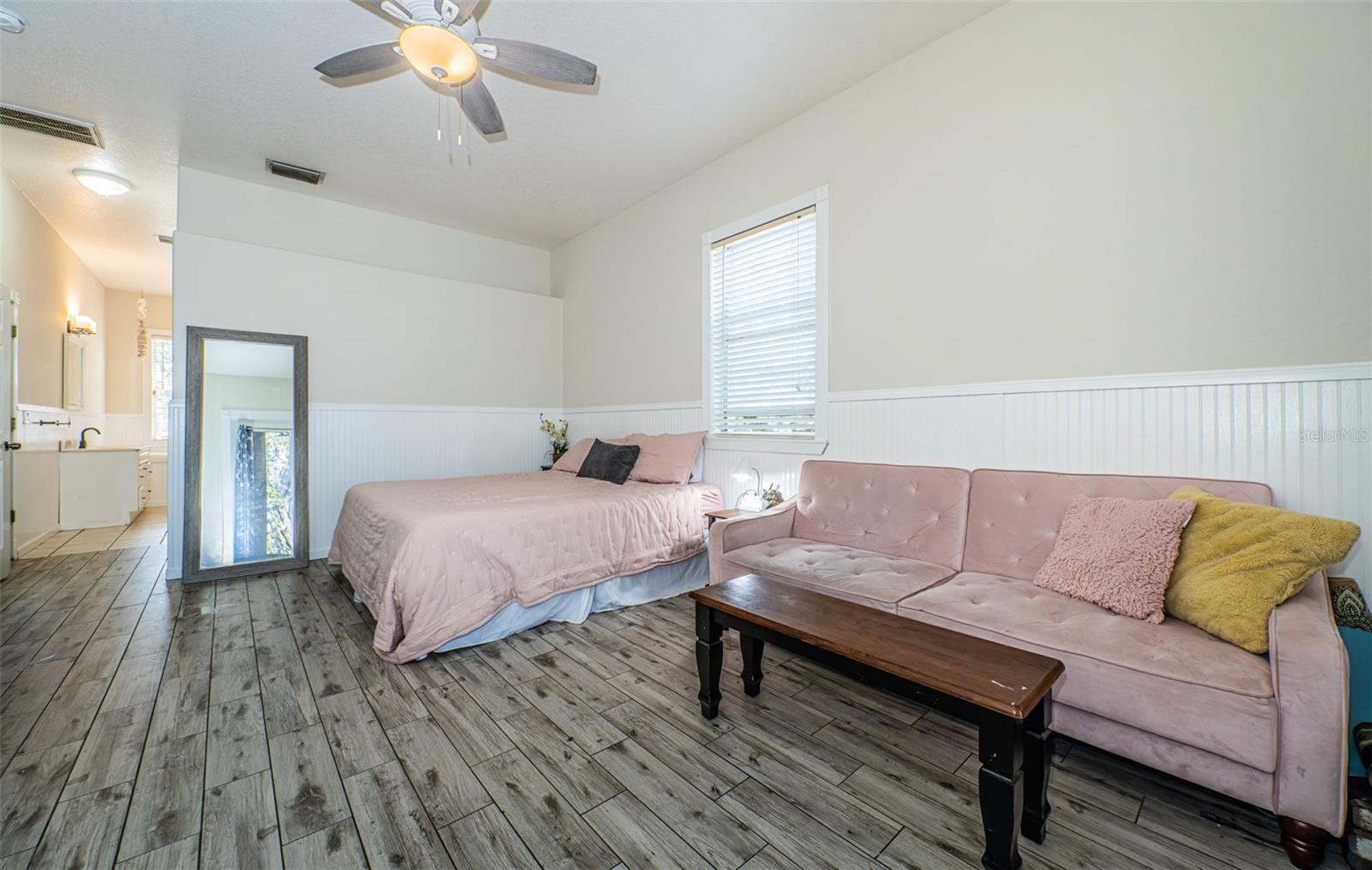 Image 14 of 42 For 5127 Bay Boulevard