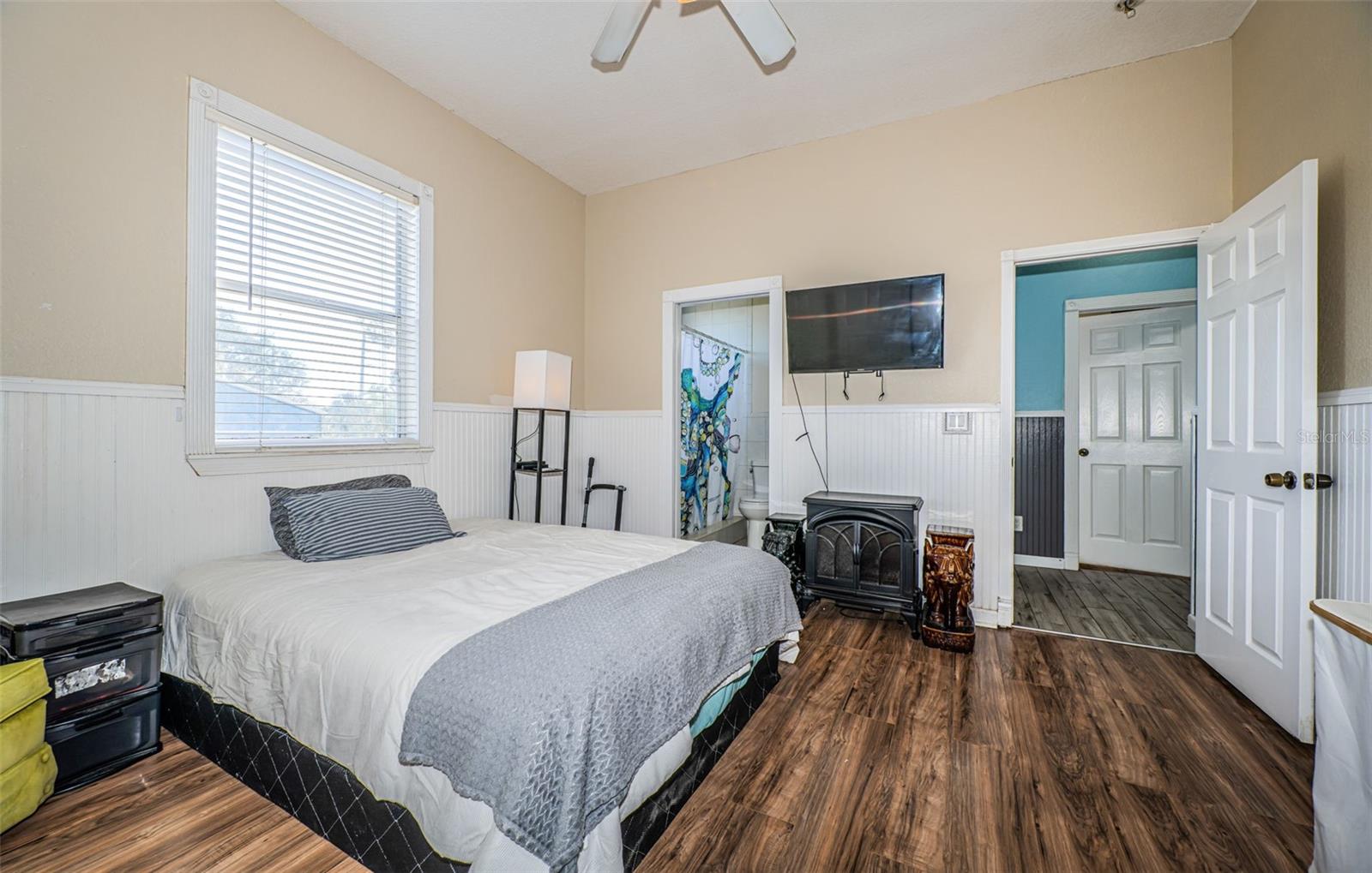 Image 18 of 42 For 5127 Bay Boulevard