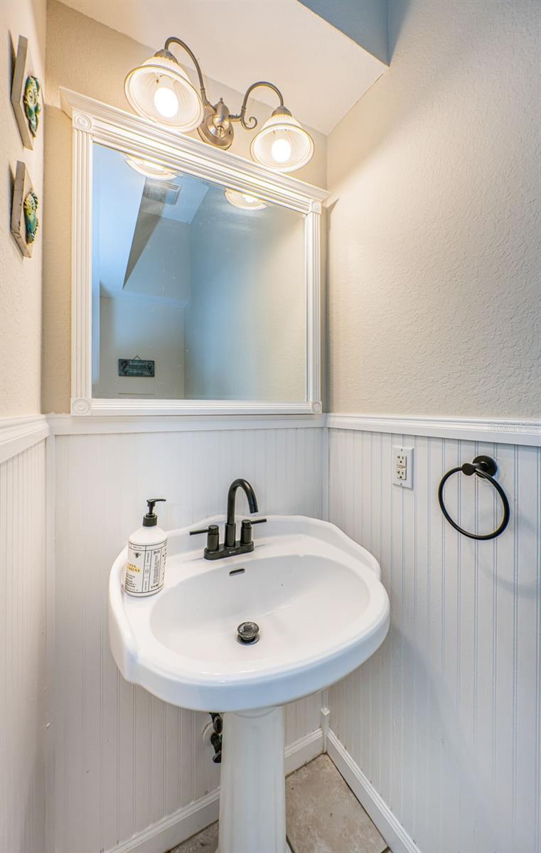 Image 22 of 42 For 5127 Bay Boulevard