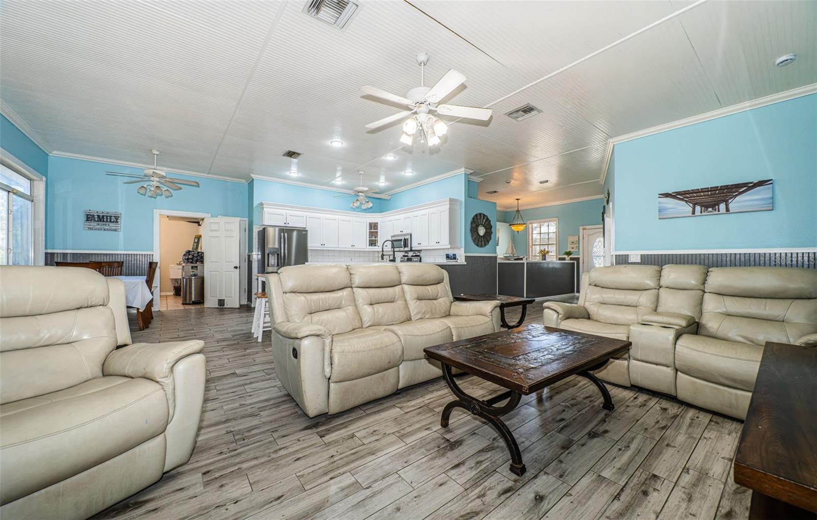 Image 6 of 42 For 5127 Bay Boulevard