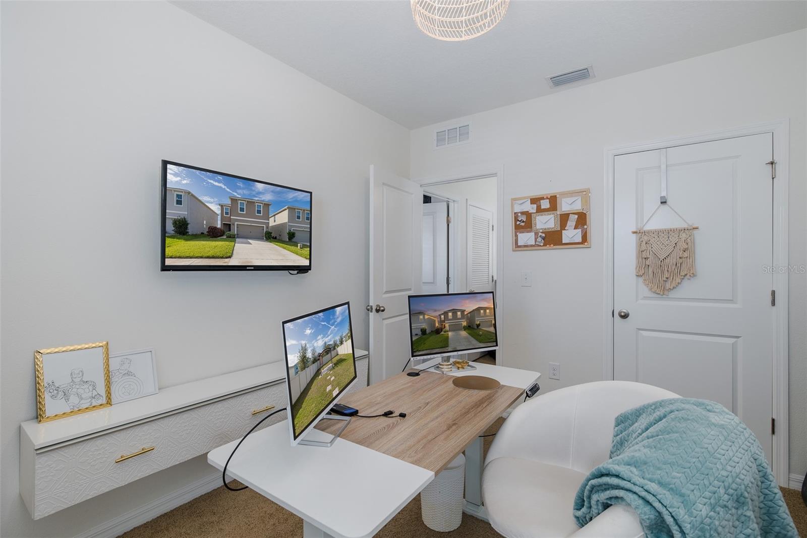 Image 23 of 59 For 16957 Secret Meadow Drive