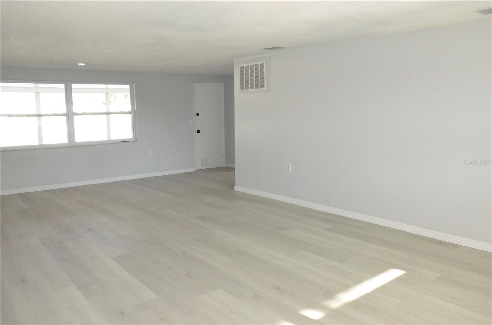 Image 3 of 25 For 1134 Fernwood Drive