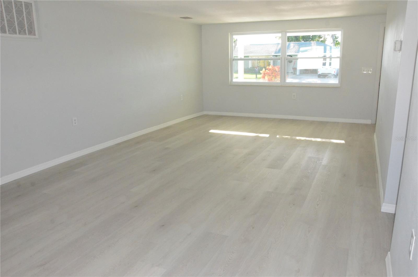 Image 6 of 25 For 1134 Fernwood Drive