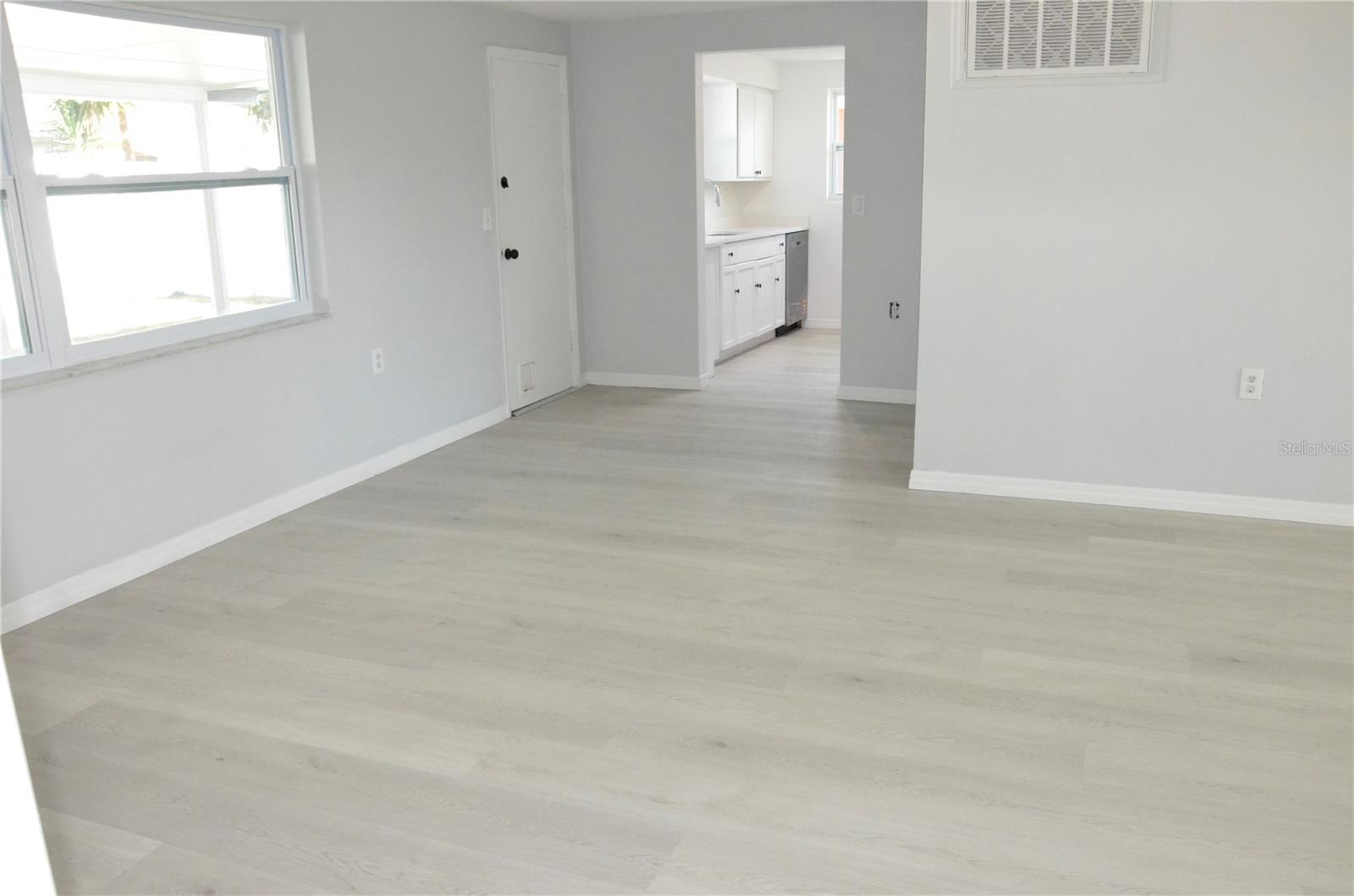 Image 9 of 25 For 1134 Fernwood Drive