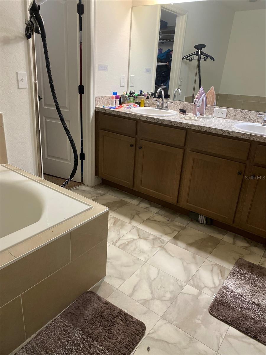 Image 6 of 6 For 286 Cove At Eagle Lake Circle