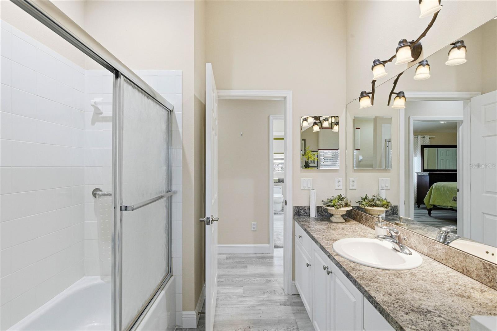 Image 12 of 94 For 13704 Artesa Bell Drive